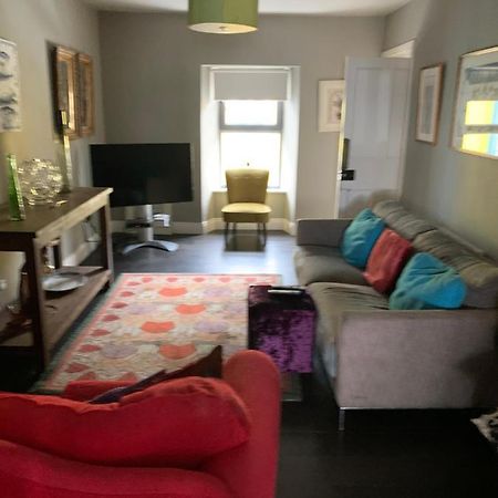 The Town House Apartment คิลลีเบกส์ ภายนอก รูปภาพ