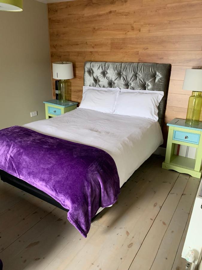 The Town House Apartment คิลลีเบกส์ ภายนอก รูปภาพ